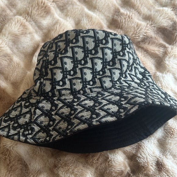 Vintage Dior bucket hat